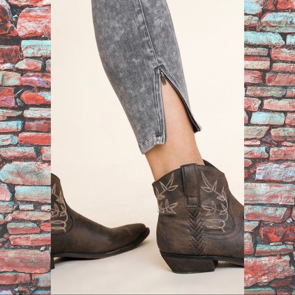 Charcoal Elastic Waist Jegging with zip ankles - Picture 5 of 5